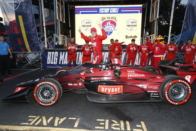 Honda's Marcus Ericsson rebounded from an opening-lap collision to win Sunday's inaugural Big Machine Music City Grand Prix in Nashville, Tennessee.